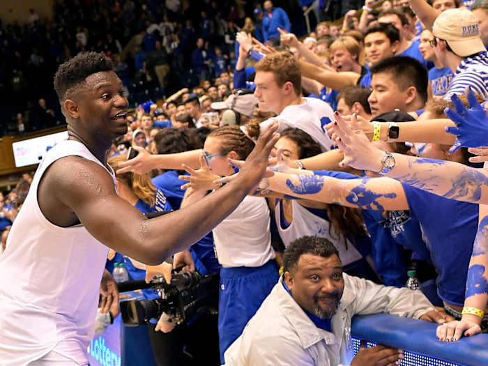 zion-williamson-duke-fans-inline.jpg